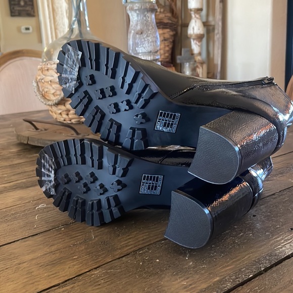 FOREVER 21 Black Patent Leather Combat Booties Sz 9 NEW 💕 - Picture 5 of 5